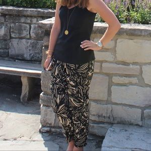 GAP Cropped Beige and Black Floral Pants, Size S